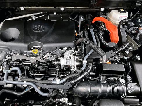 Used 2021 Toyota Venza XLE image 31