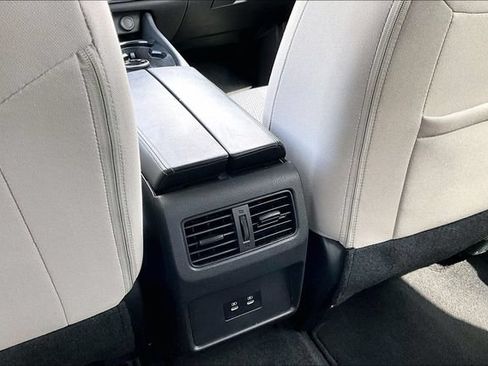 Used 2025 Nissan Rogue SV AWD/4WD image 10