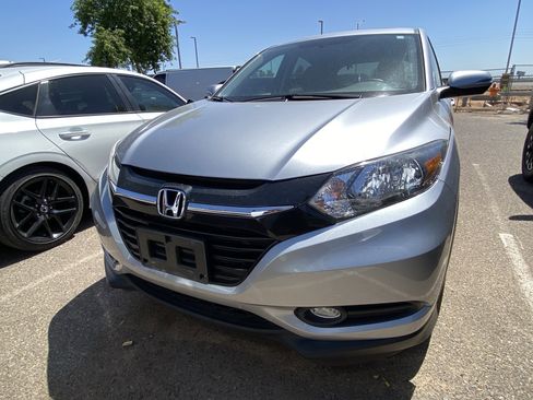 Used 2018 Honda HR-V EX image 6