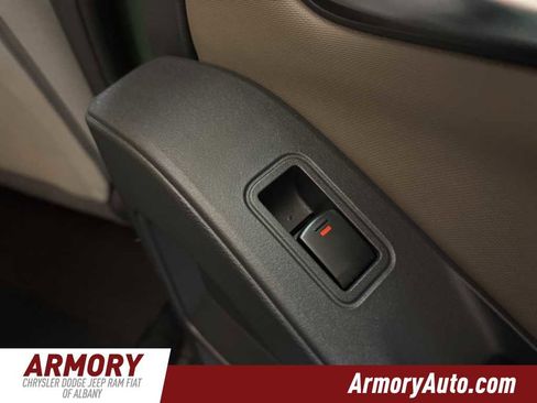 Used 2022 Nissan Frontier SV w/ Technology Package image 27