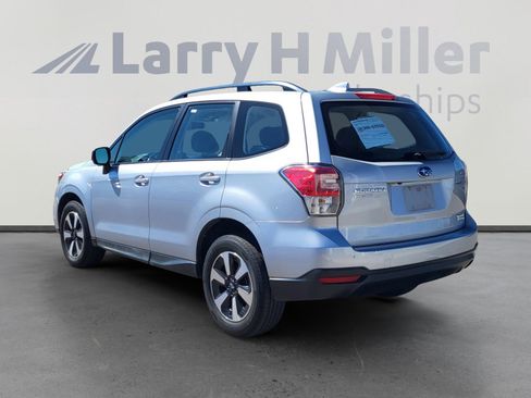 Used 2017 Subaru Forester 2.5i w/ Alloy Wheel Package image 3
