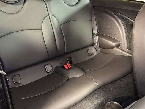 Used 2011 MINI Cooper Hardtop image 14