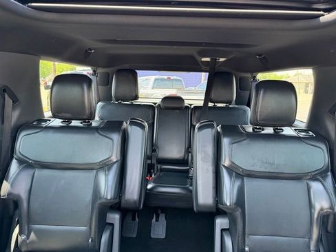 Used 2025 Ford Expedition Max Platinum w/ Stealth Appearance Package AWD/4WD image 3