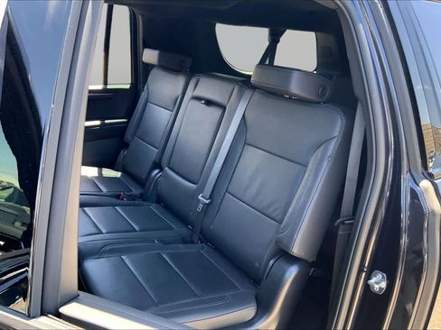 Used 2025 Chevrolet Suburban Z71 AWD/4WD image 20