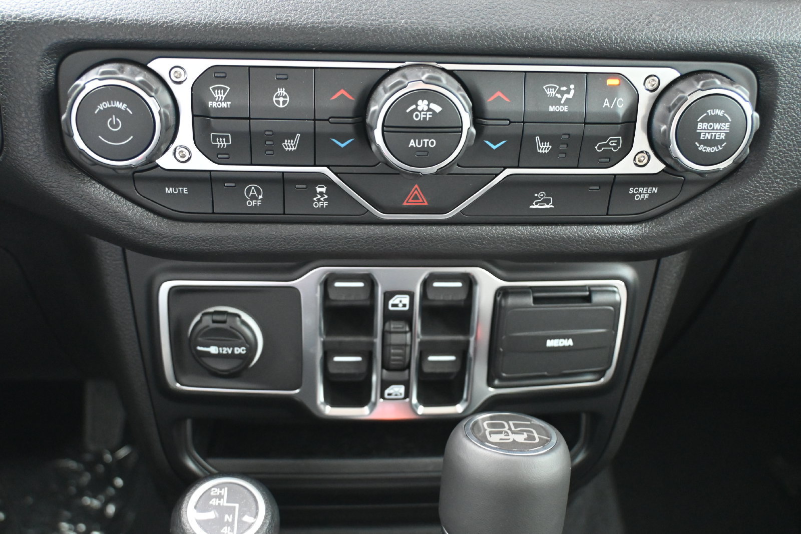 New 2026 Jeep Gladiator Sport AWD/4WD image 15