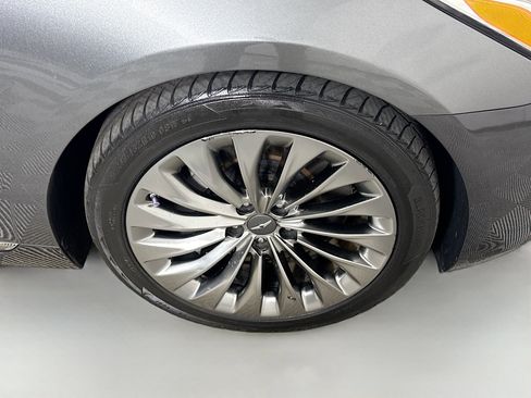 Used 2019 Genesis G90 3.3T Premium image 32