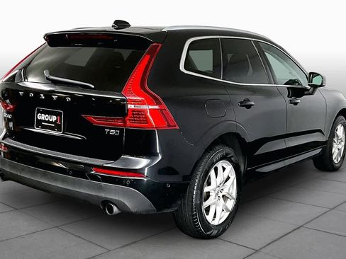 Used 2019 Volvo XC60 T5 Momentum w/ Premium Package AWD/4WD image 13