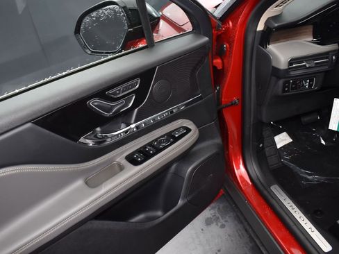 New 2025 Lincoln Corsair Grand Touring w/ Equipment Group 301A image 9