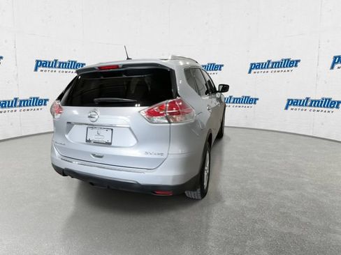 Used 2015 Nissan Rogue SV AWD/4WD image 10