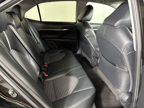 Used 2023 Toyota Camry SE image 16