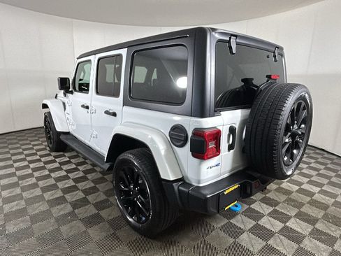 Used 2023 Jeep Wrangler Unlimited Sahara w/ Cold Weather Group AWD/4WD image 5