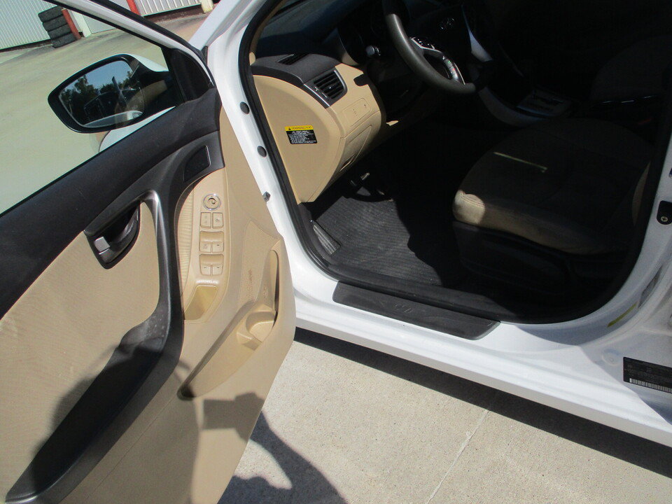 Used 2011 Hyundai Elantra GLS w/ Preferred Equipment Pkg 3 FWD image 9