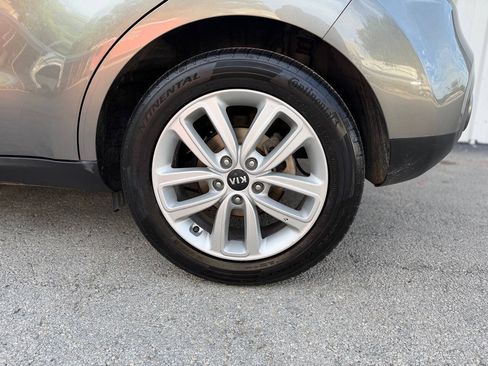Used 2018 Kia Soul + FWD image 31