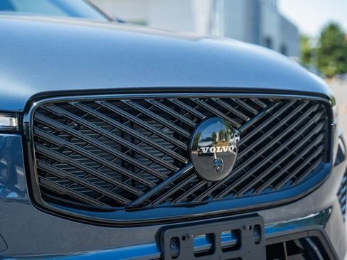 New 2026 Volvo XC60 B5 Ultra w/ Climate Package AWD/4WD image 13