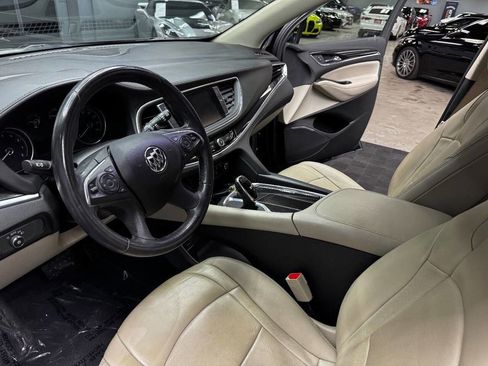 Used 2019 Buick Enclave Essence image 32