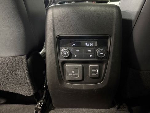 Used 2019 Buick Enclave Premium image 33