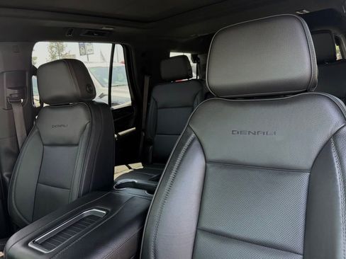 Used 2024 GMC Yukon Denali AWD/4WD image 18
