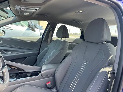 Used 2023 Hyundai Elantra SEL w/ Convenience Package FWD image 8