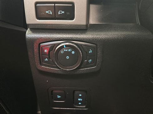 Used 2017 Ford F250 Lariat w/ Lariat Ultimate Package AWD/4WD image 33