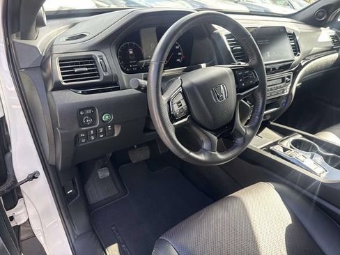 Used 2025 Honda Ridgeline Black Edition image 18
