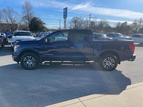Used 2024 Nissan Titan SV w/ SV Convenience Package image 49