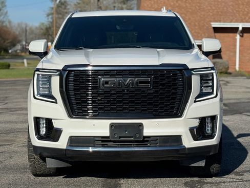 Used 2023 GMC Yukon Denali Ultimate w/ LPO, Floor Liner Package AWD/4WD image 10