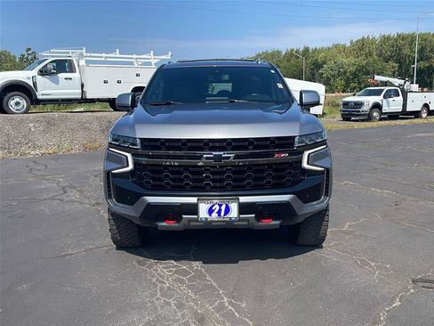 Used 2021 Chevrolet Suburban Z71 w/ Luxury Package AWD/4WD image 8
