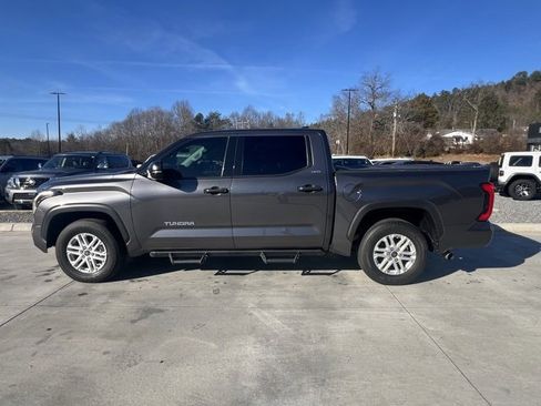Used 2022 Toyota Tundra SR5 image 7