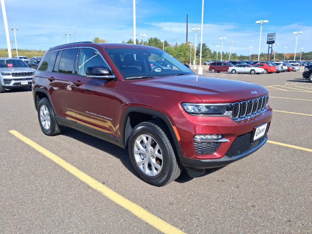 Used 2023 Jeep Grand Cherokee Limited w/ Luxury Tech Group II AWD/4WD image 1