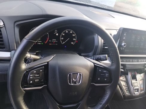 Used 2025 Honda Odyssey Touring image 11