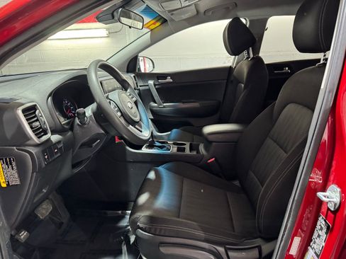 Used 2021 Kia Sportage LX image 9