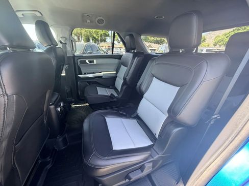 Used 2022 Ford Explorer XLT w/ Equipment Group 202A AWD/4WD image 22