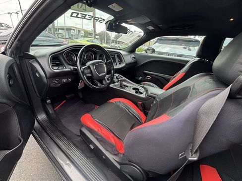 Used 2019 Dodge Challenger SXT RWD image 12