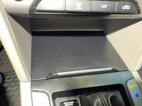 Used 2018 Hyundai Elantra Value Edition image 26