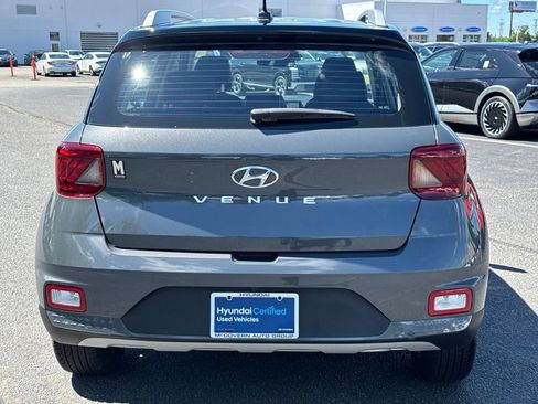 Certified 2025 Hyundai Venue Limited FWD image 8