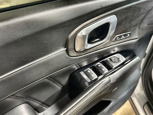 Used 2024 Kia Sorento SX Prestige image 14