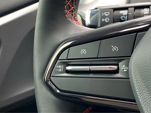 New 2025 Chevrolet Equinox EV RS image 18