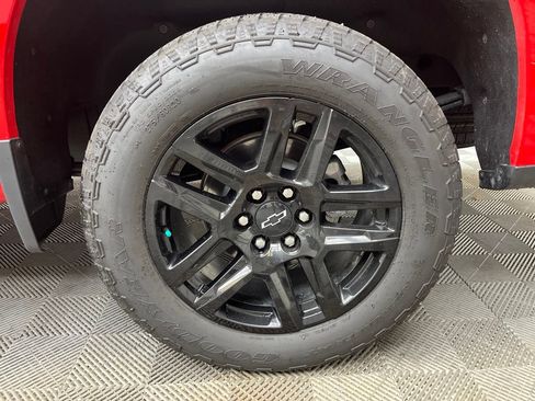 Used 2025 Chevrolet Silverado 1500 Custom w/ Turbomax Blackout Package AWD/4WD image 30