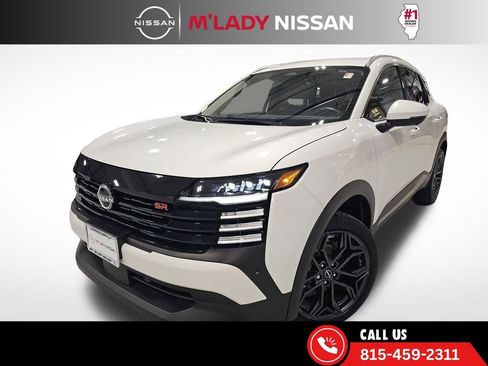 Used 2025 Nissan Kicks SR image 2