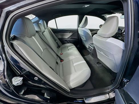 Used 2025 Toyota Camry SE image 27