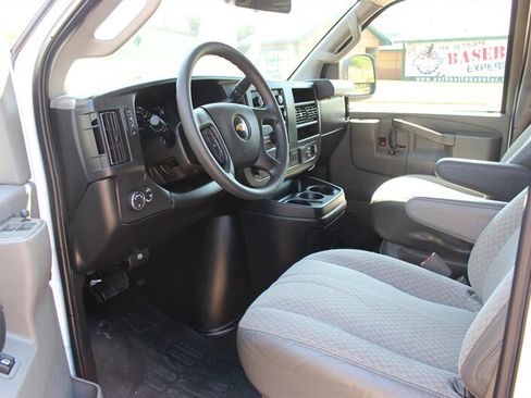 Used 2020 Chevrolet Express 3500 LT w/ LT Preferred Equipment Group RWD image 24