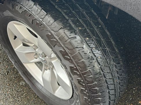 Used 2017 RAM 1500 ST w/ SXT Appearance Group image 17