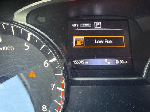 Used 2016 Nissan Pathfinder SL AWD/4WD image 2