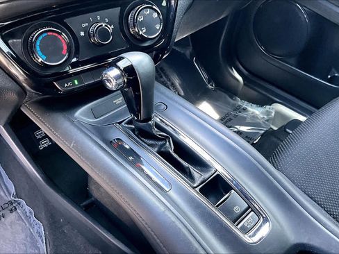 Used 2019 Honda HR-V Sport image 16