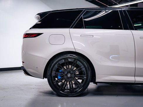 Used 2025 Land Rover Range Rover Sport Dynamic SE AWD/4WD image 8