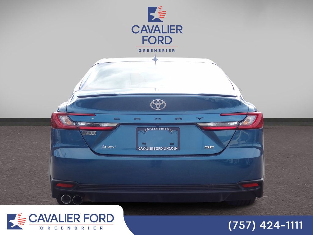 Used 2025 Toyota Camry SE FWD image 3