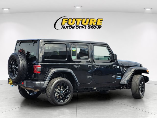 Used 2024 Jeep Wrangler Unlimited Sahara AWD/4WD image 4