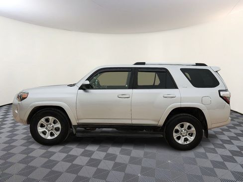 Used 2021 Toyota 4Runner SR5 image 2