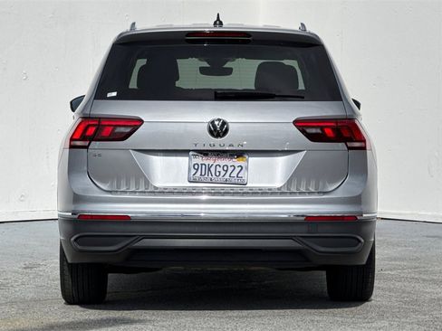 Used 2022 Volkswagen Tiguan SE image 5