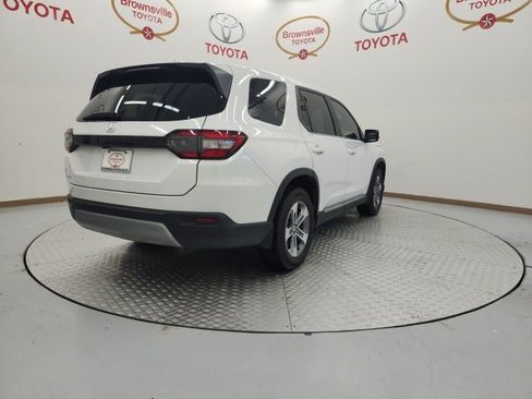 Used 2025 Honda Pilot EX-L image 8